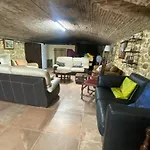 Hébergement de vacances In Mas Uzes Zwembad En Grote Tuin *