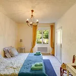 In Mas Uzes Zwembad En Grote Tuin Hébergement de vacances *