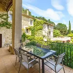Hébergement de vacances In Mas Uzes Zwembad En Grote Tuin *
