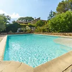 Hébergement de vacances In Mas Uzes Zwembad En Grote Tuin *