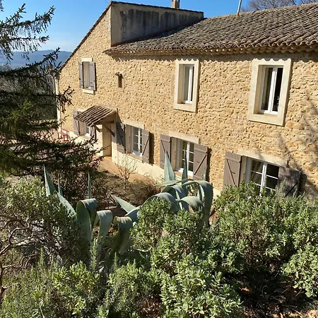 In Mas Uzes Zwembad En Grote Tuin Tatil Evi Tresques