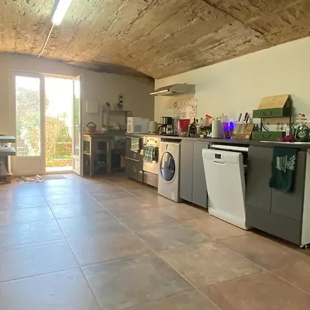 In Mas Uzes Zwembad En Grote Tuin Tresques