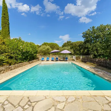 In Mas Uzes Zwembad En Grote Tuin