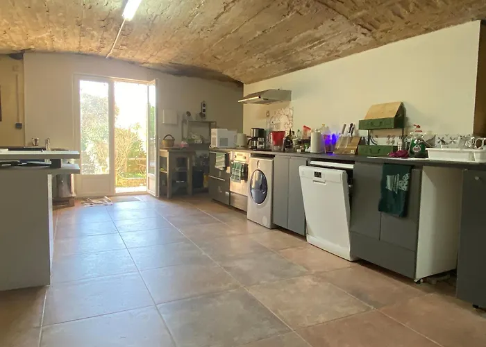 In Mas Uzes Zwembad En Grote Tuin Tresques