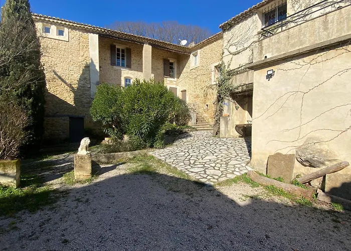 Prázdninový dům In Mas Uzes Zwembad En Grote Tuin