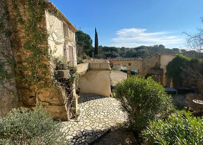 In Mas Uzes Zwembad En Grote Tuin *