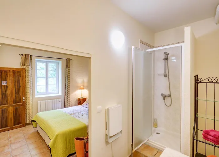 In Mas Uzes Zwembad En Grote Tuin Prázdninový dům *