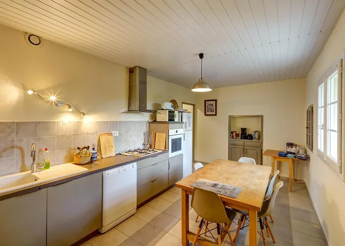 Prázdninový dům In Mas Uzes Zwembad En Grote Tuin