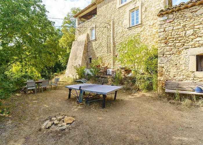 In Mas Uzes Zwembad En Grote Tuin Tresques